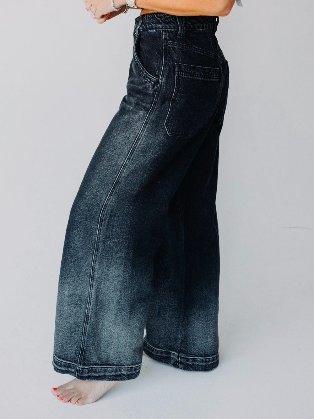 Cello Wide Leg Skater Jeans Women’s Size 11 Black Ombre Wide Belt Loops New - Picture 2 of 16